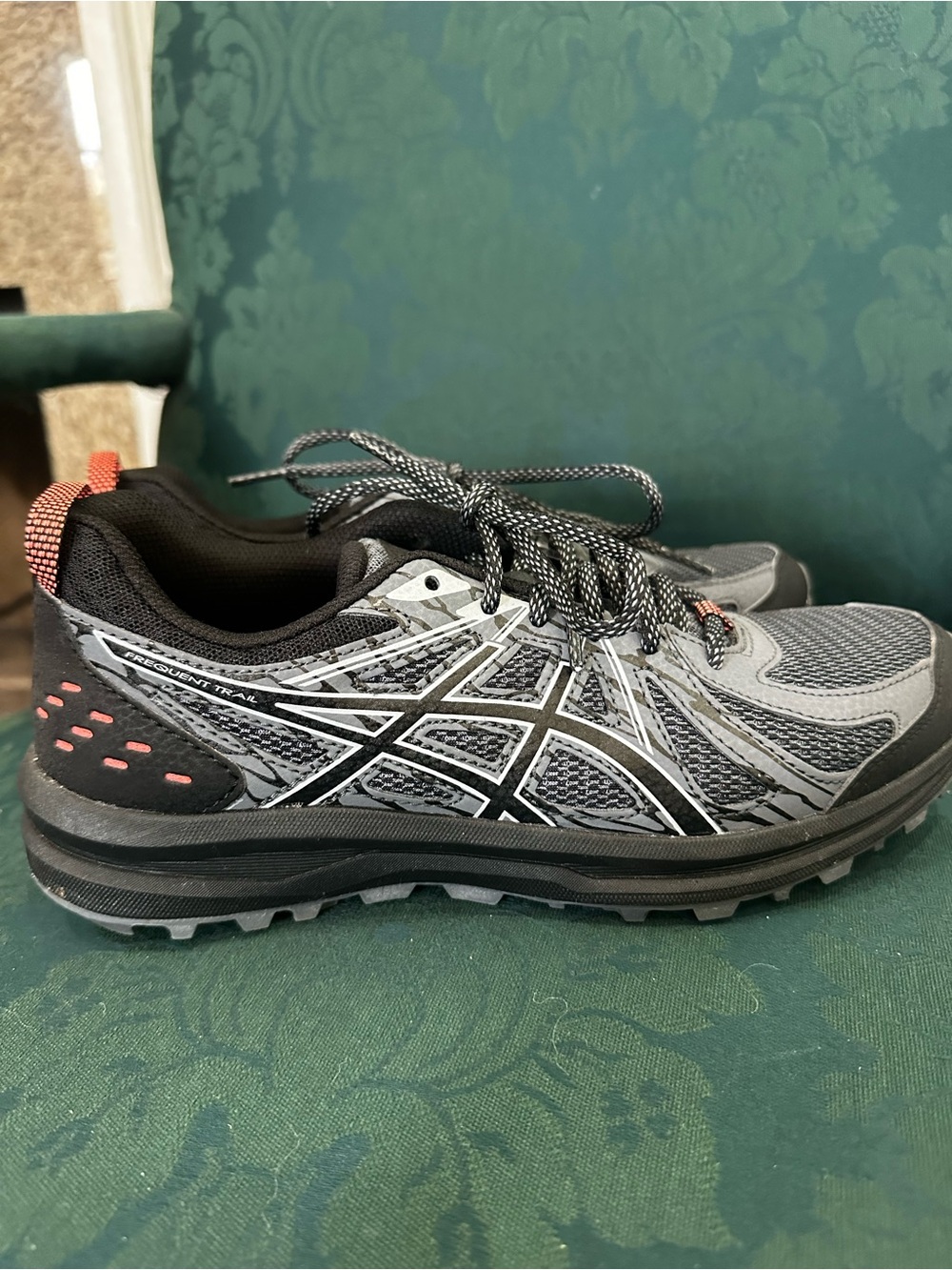 ASICS Frequent Trail Running Shoes Women’s Size 8 Black Gray Camo